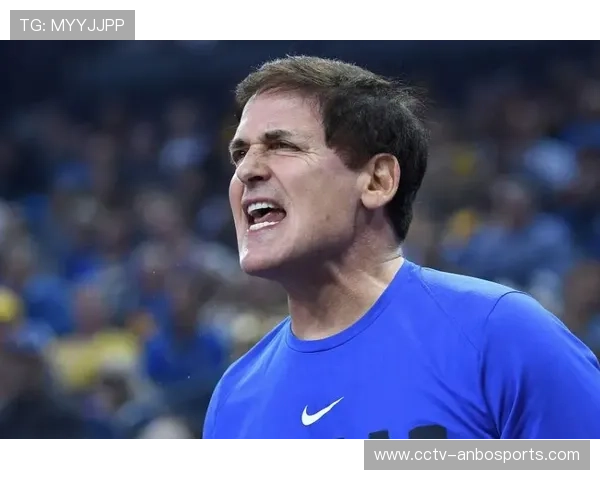 萨索洛老将马蒂奇两黄变一红,抱怨裁判被罚下场 萨索洛老将马蒂奇两黄变一红,抱怨裁判被罚下场